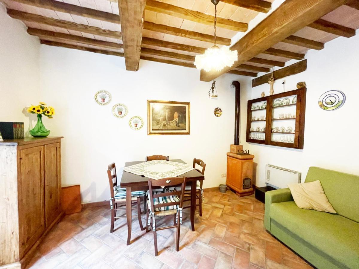 Angolino Appartamento In Centro E Terme A 10 Min San Quirico dʼOrcia Exterior foto